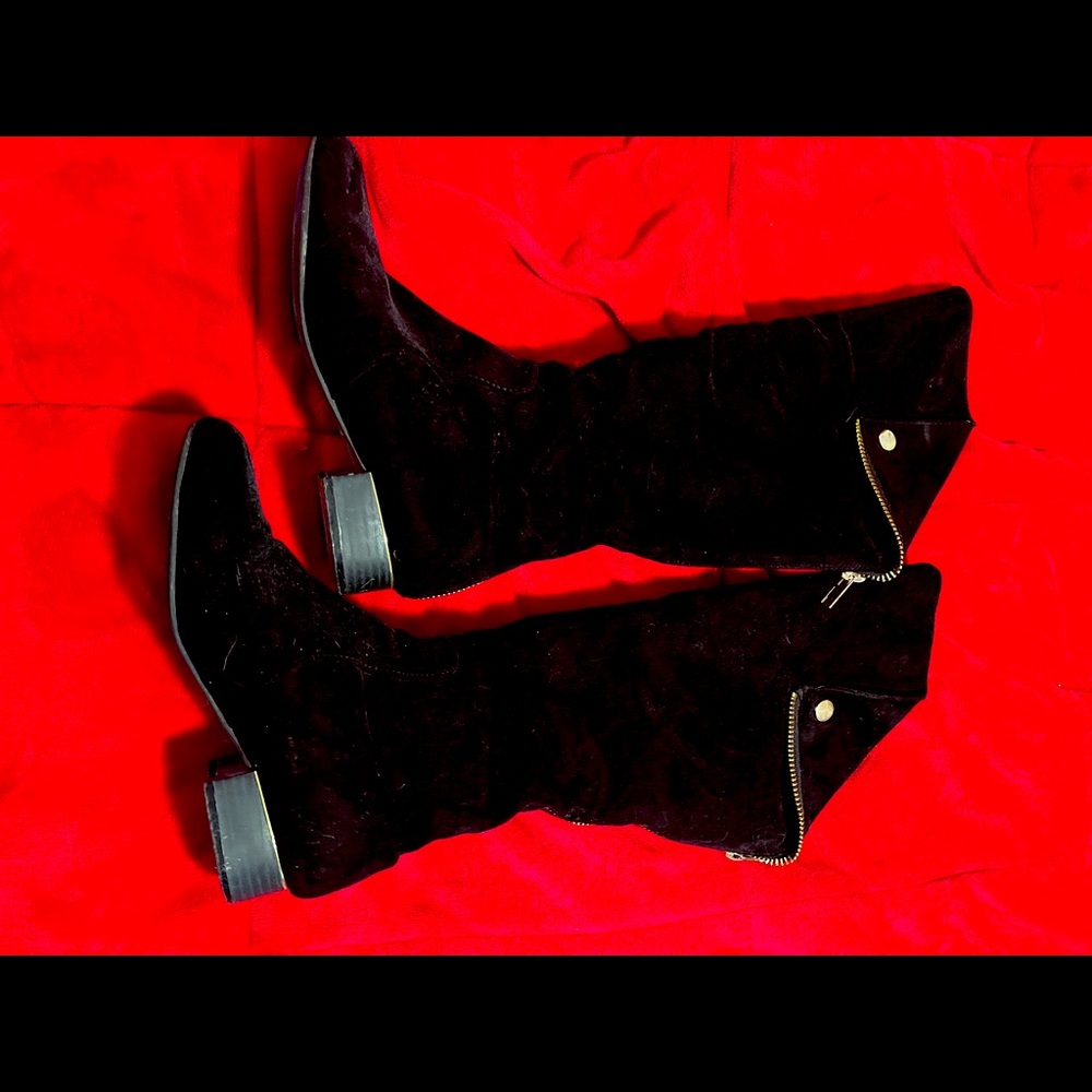 Sexy black boots